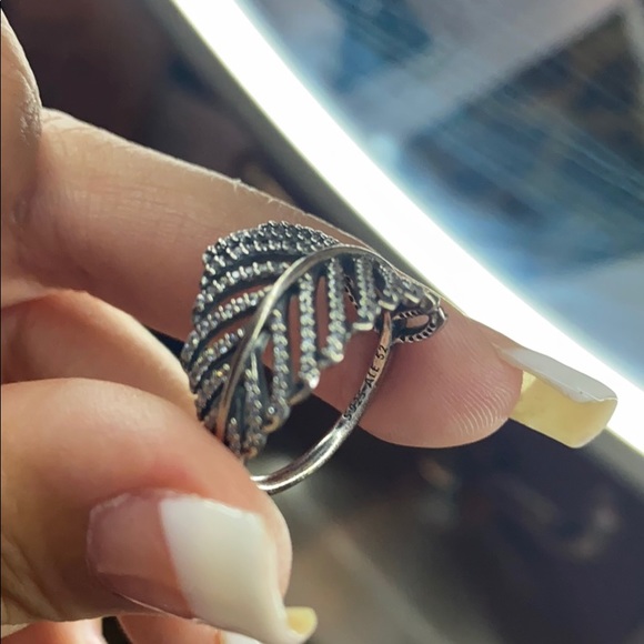 ❌SOLD❌Pandora Feather Ring - Picture 4 of 4